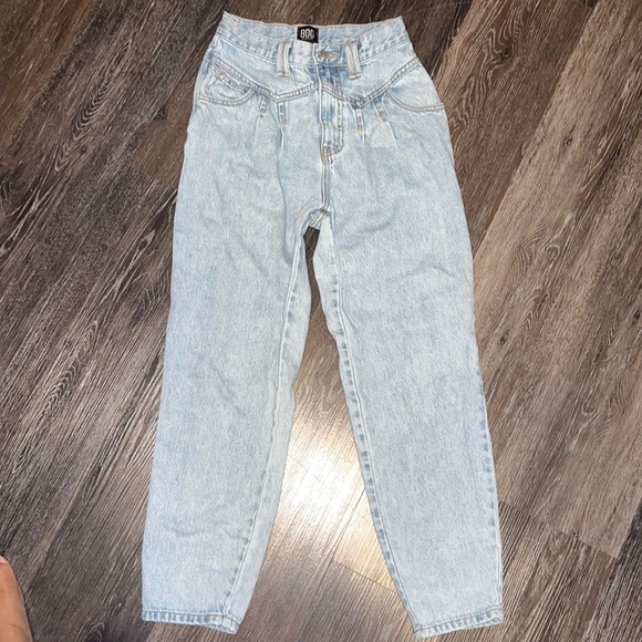 BDG urban outfitters Light Wash Jeans Boyfriend Jeans denim mom jeans - Picture 2 of 7